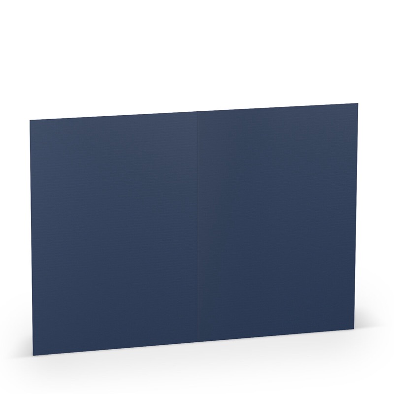 cartes pliantes (portrait) colorées bleu (blue-jeans) 105 x 148 mm (din a6) | 220 g/qm côtelé (paperado) | sans fenêtre | pas de fermeture | pas de rabat | 50 pièces