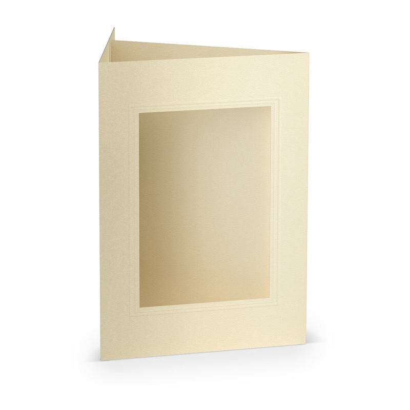 cartes passe partout (portrait) colorées - crème (éclairage aux bougies) 120 x 169 mm (din b6) | 250 g/m² lisse | passe-partout carré 7,6 x 11 cm | pas de fermeture | pas de rabat | 50 pièces