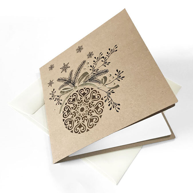 cartes de noël colorées marron () 135 x 135 mm | 300 g/qm kraft | sans fenêtre | pas de fermeture | pas de rabat | 10 pièces