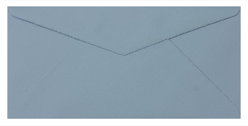 enveloppes colorées bleu (bleu côtelé) 110 x 225 mm (dl) | 135 g/m² bord frangeux | sans fenêtre | fermeture gommée | rabat pointu | 100 pièces