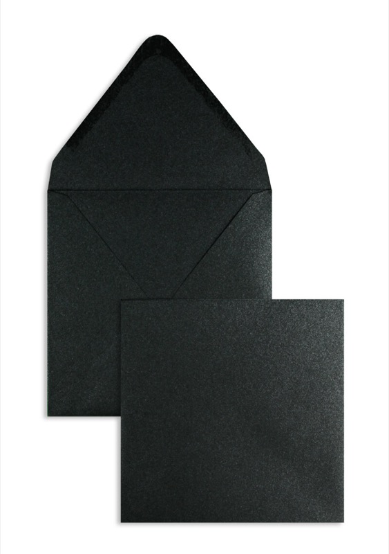 enveloppes colorées noir (noir glamoureux) 160 x 160 mm | 120 g/m² brillant | sans fenêtre | fermeture gommée | rabat pointu | 100 pièces