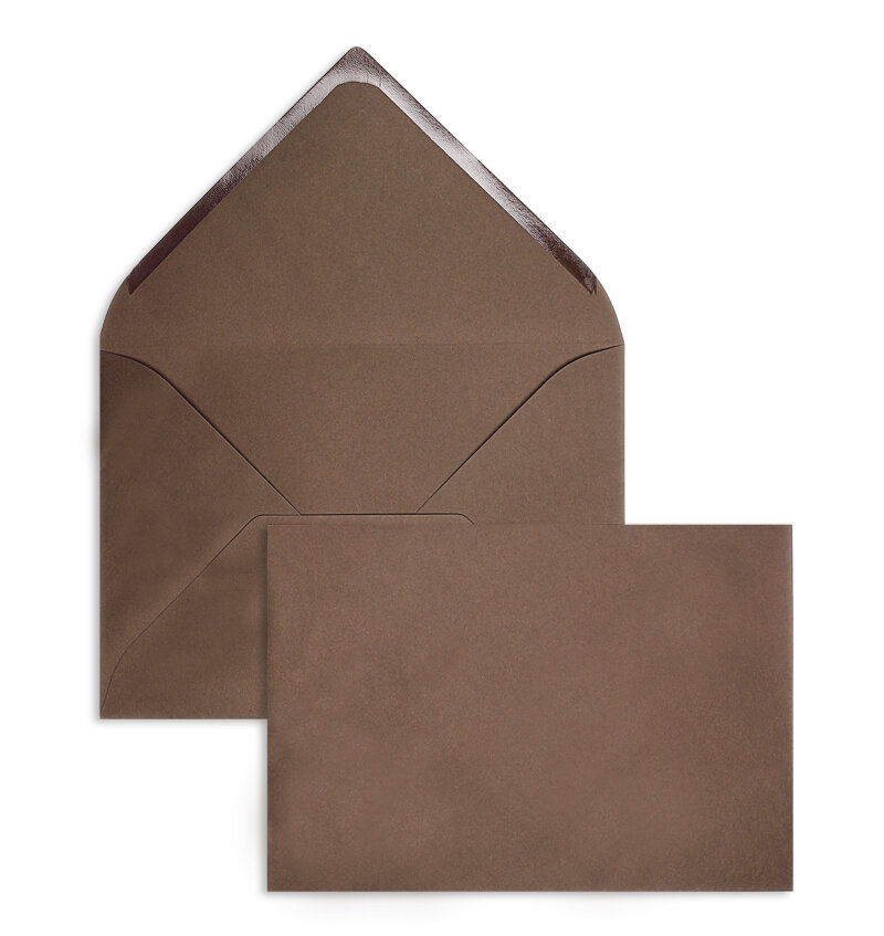 enveloppes colorées marron (marron foncé) 229 x 324 mm (c4) | 120 g/m² velin | sans fenêtre | fermeture gommée | rabat pointu | 100 pièces